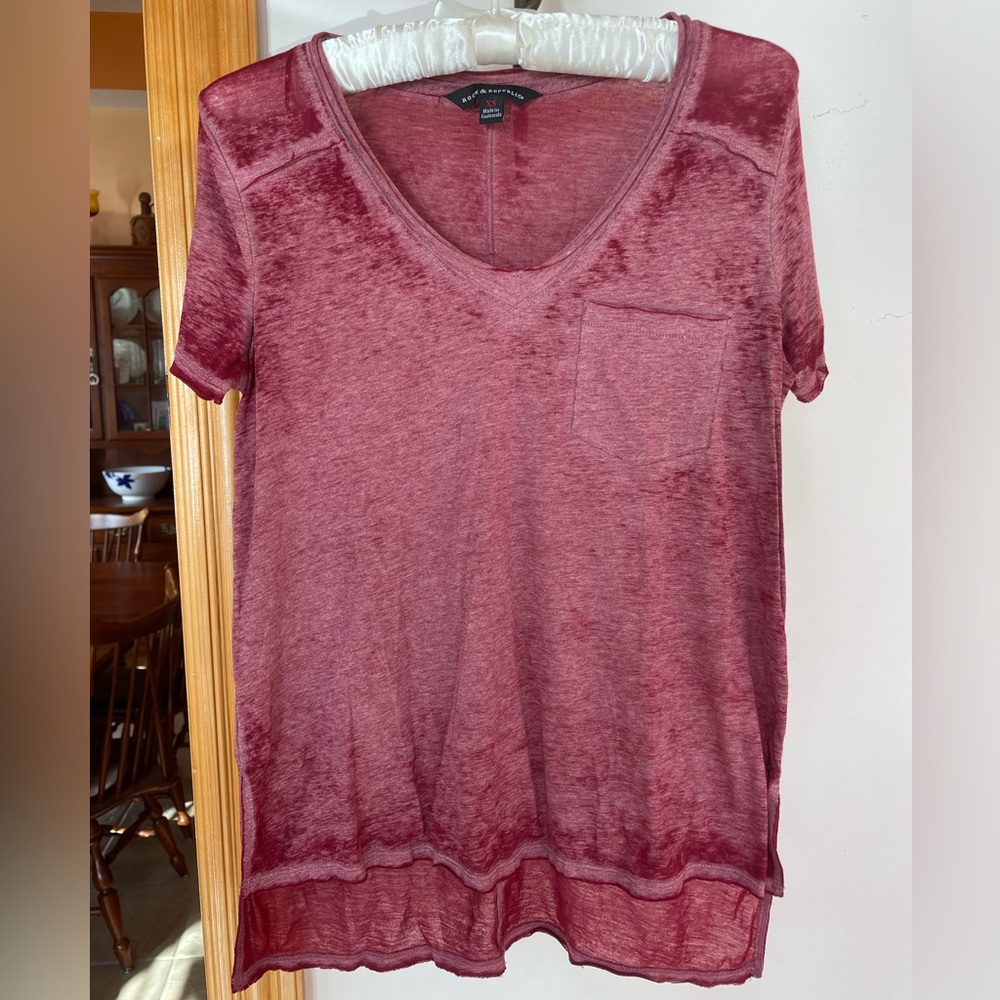 🟢 Rock & Republic distressed t-shirt XS